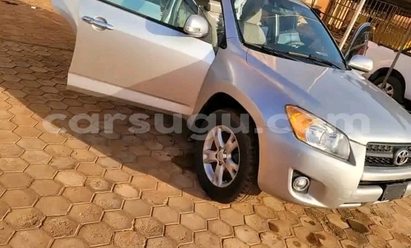 Acheter Occasion Voiture Toyota RAV4 Gris à Ouagadougou, Burkina-Faso Acheter Occasion Voiture Toyota RAV4 Gris à Ouagadougou, Burkina-Faso