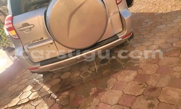 Acheter Occasion Voiture Toyota RAV4 Gris à Ouagadougou, Burkina-Faso Acheter Occasion Voiture Toyota RAV4 Gris à Ouagadougou, Burkina-Faso