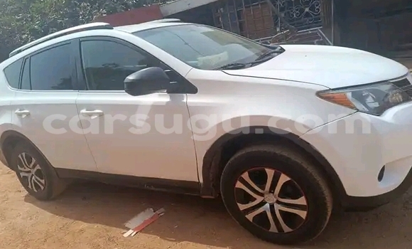 Acheter Occasion Voiture Toyota RAV4 Blanc à Ouagadougou, Burkina-Faso Acheter Occasion Voiture Toyota RAV4 Blanc à Ouagadougou, Burkina-Faso