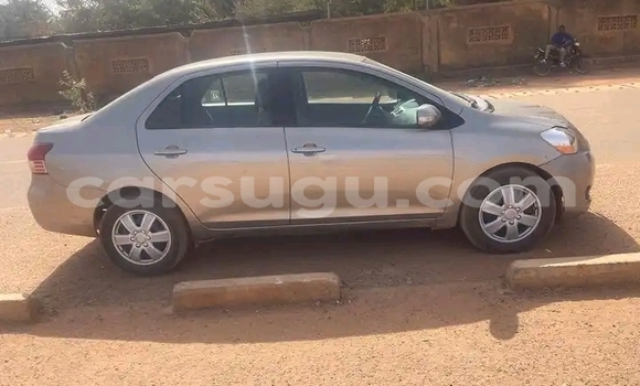 Acheter Occasion Voiture Toyota Yaris Gris à Ouagadougou, Burkina-Faso Acheter Occasion Voiture Toyota Yaris Gris à Ouagadougou, Burkina-Faso