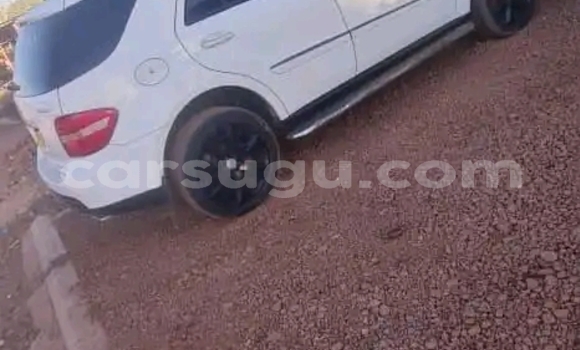 Acheter Occasion Voiture Mercedes-Benz ML–Class Blanc à Ouagadougou, Burkina-Faso