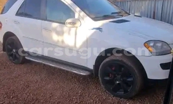 Acheter Occasion Voiture Mercedes-Benz ML–Class Blanc à Ouagadougou, Burkina-Faso Acheter Occasion Voiture Mercedes-Benz ML–Class Blanc à Ouagadougou, Burkina-Faso