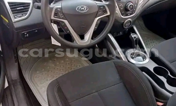 Acheter Occasion Voiture Hyundai Veloster Blanc à Ouagadougou, Burkina-Faso Acheter Occasion Voiture Hyundai Veloster Blanc à Ouagadougou, Burkina-Faso