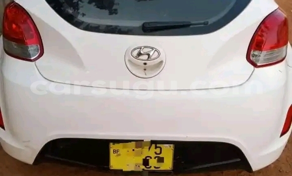 Acheter Occasion Voiture Hyundai Veloster Blanc à Ouagadougou, Burkina-Faso Acheter Occasion Voiture Hyundai Veloster Blanc à Ouagadougou, Burkina-Faso