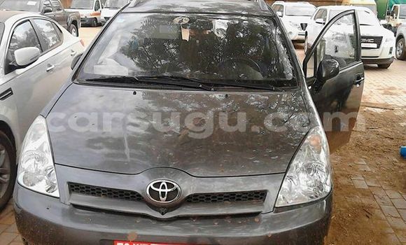 Acheter Occasion Voiture Toyota Verso Gris à Ouagadougou au Burkina-Faso Acheter Occasion Voiture Toyota Verso Gris à Ouagadougou au Burkina-Faso
