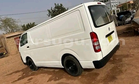 Acheter Occasion Voiture Toyota Hiace Blanc à Ouagadougou, Burkina-Faso