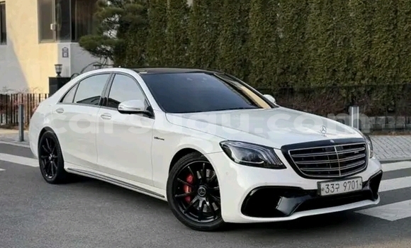 Sayi Na hannu Mercedes-Benz S–Class White Mota in Ouagadougou a Burkina Faso Sayi Na hannu Mercedes-Benz S–Class White Mota in Ouagadougou a Burkina Faso