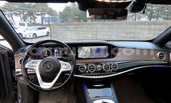 Sayi Na hannu Mercedes-Benz S–Class Black Mota in Ouagadougou a Burkina Faso Sayi Na hannu Mercedes-Benz S–Class Black Mota in Ouagadougou a Burkina Faso