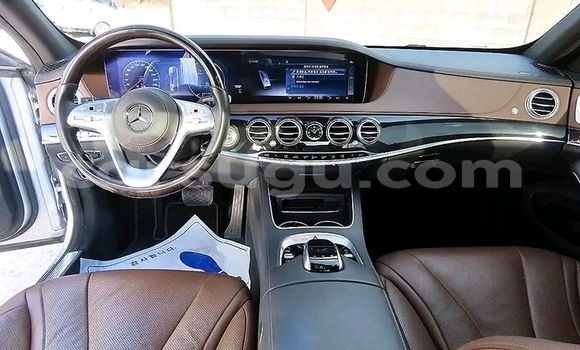 Sayi Na hannu Mercedes-Benz S–Class White Mota in Ouagadougou a Burkina Faso Sayi Na hannu Mercedes-Benz S–Class White Mota in Ouagadougou a Burkina Faso