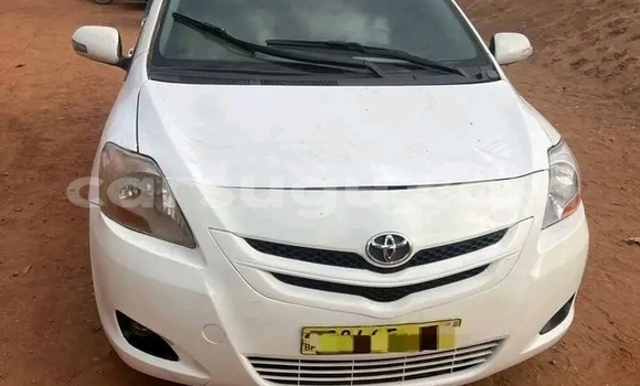 Sayi Na hannu Toyota Yaris White Mota in Ouagadougou a Burkina Faso Sayi Na hannu Toyota Yaris White Mota in Ouagadougou a Burkina Faso
