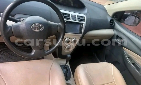 Sayi Na hannu Toyota Yaris White Mota in Ouagadougou a Burkina Faso Sayi Na hannu Toyota Yaris White Mota in Ouagadougou a Burkina Faso