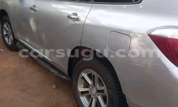 Sayi Na hannu Toyota Highlander Azurfa Mota in Ouagadougou a Burkina Faso Sayi Na hannu Toyota Highlander Azurfa Mota in Ouagadougou a Burkina Faso