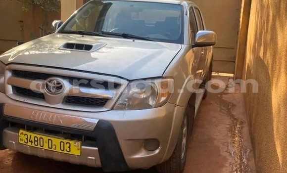 Sayi Na hannu Toyota Hilux Azurfa Mota in Ouagadougou a Burkina Faso Sayi Na hannu Toyota Hilux Azurfa Mota in Ouagadougou a Burkina Faso