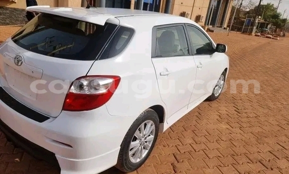 Sayi Na hannu Toyota Matrix White Mota in Ouagadougou a Burkina Faso Sayi Na hannu Toyota Matrix White Mota in Ouagadougou a Burkina Faso