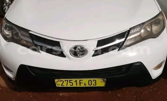 Sayi Na hannu Toyota RAV4 White Mota in Ouagadougou a Burkina Faso Sayi Na hannu Toyota RAV4 White Mota in Ouagadougou a Burkina Faso