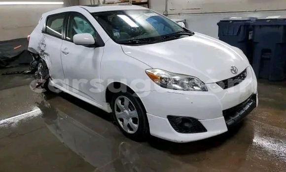 Sayi Na hannu Toyota Matrix White Mota in Ouagadougou a Burkina Faso Sayi Na hannu Toyota Matrix White Mota in Ouagadougou a Burkina Faso