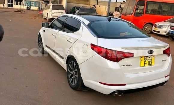 Sayi Na hannu Kia Optima White Mota in Ouagadougou a Burkina Faso Sayi Na hannu Kia Optima White Mota in Ouagadougou a Burkina Faso