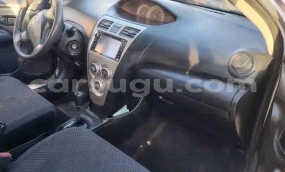 Sayi Na hannu Toyota Yaris Azurfa Mota in Ouagadougou a Burkina Faso Sayi Na hannu Toyota Yaris Azurfa Mota in Ouagadougou a Burkina Faso