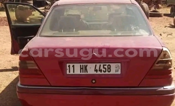 Sayi Na hannu Mercedes-Benz C250 coupe Red Mota in Ouagadougou a Burkina Faso Sayi Na hannu Mercedes-Benz C250 coupe Red Mota in Ouagadougou a Burkina Faso