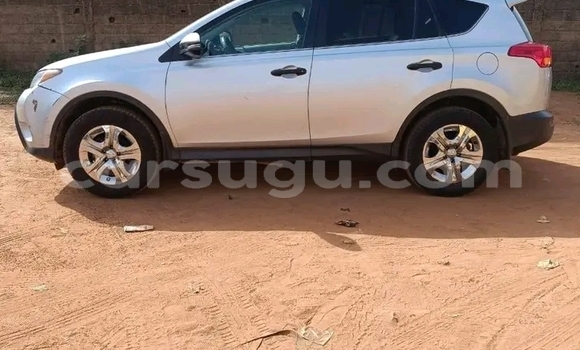 Sayi Na hannu Toyota RAV4 Azurfa Mota in Ouagadougou a Burkina Faso Sayi Na hannu Toyota RAV4 Azurfa Mota in Ouagadougou a Burkina Faso