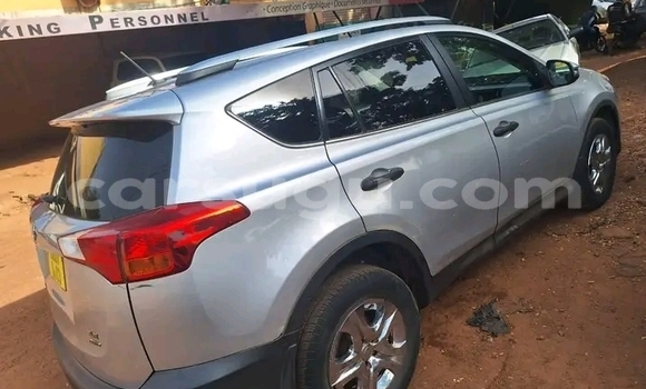 Sayi Na hannu Toyota RAV4 Azurfa Mota in Ouagadougou a Burkina Faso Sayi Na hannu Toyota RAV4 Azurfa Mota in Ouagadougou a Burkina Faso