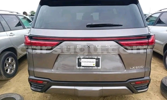 Sayi Na hannu Lexus RX Brown Mota in Ouagadougou a Burkina Faso Sayi Na hannu Lexus RX Brown Mota in Ouagadougou a Burkina Faso