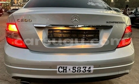 Acheter Occasion Voiture Mercedes-Benz C-klasse Gris à Ouagadougou, Burkina-Faso Acheter Occasion Voiture Mercedes-Benz C-klasse Gris à Ouagadougou, Burkina-Faso