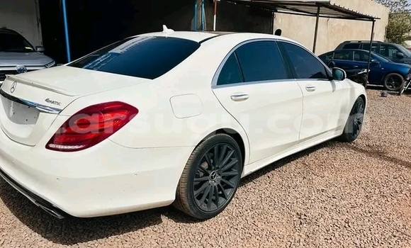 Acheter Occasion Voiture Mercedes-Benz 4Matic Blanc à Ouagadougou, Burkina-Faso Acheter Occasion Voiture Mercedes-Benz 4Matic Blanc à Ouagadougou, Burkina-Faso