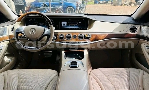 Acheter Occasion Voiture Mercedes-Benz 4Matic Blanc à Ouagadougou, Burkina-Faso Acheter Occasion Voiture Mercedes-Benz 4Matic Blanc à Ouagadougou, Burkina-Faso