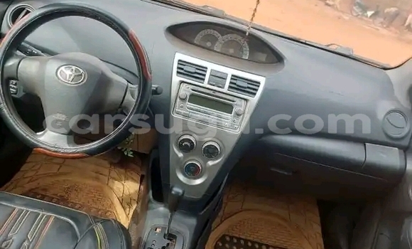 Acheter Occasion Voiture Toyota Yaris Bleu à Ouagadougou, Burkina-Faso Acheter Occasion Voiture Toyota Yaris Bleu à Ouagadougou, Burkina-Faso