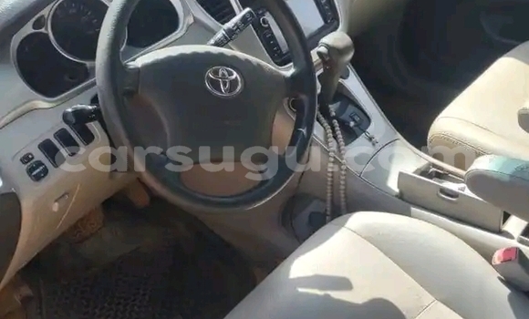 Acheter Occasion Voiture Toyota Highlander Beige à Ouagadougou, Burkina-Faso Acheter Occasion Voiture Toyota Highlander Beige à Ouagadougou, Burkina-Faso