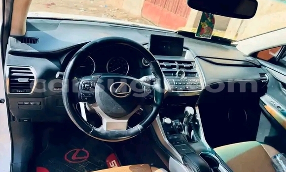Acheter Occasion Voiture Lexus NX Blanc à Ouagadougou, Burkina-Faso Acheter Occasion Voiture Lexus NX Blanc à Ouagadougou, Burkina-Faso