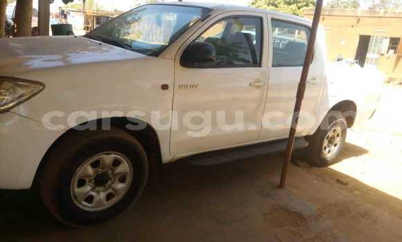 Acheter Occasion Voiture Toyota Hilux Blanc à Bogande, Gnagna Acheter Occasion Voiture Toyota Hilux Blanc à Bogande, Gnagna