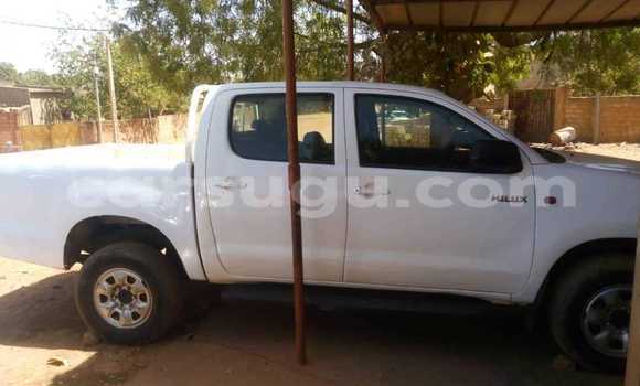 Acheter Occasion Voiture Toyota Hilux Blanc à Bogande, Gnagna Acheter Occasion Voiture Toyota Hilux Blanc à Bogande, Gnagna