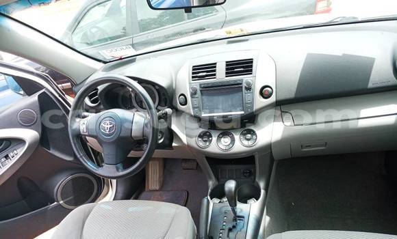 Acheter Occasion Voiture Toyota RAV4 Blanc à Bobo Dioulasso, Burkina-Faso Acheter Occasion Voiture Toyota RAV4 Blanc à Bobo Dioulasso, Burkina-Faso