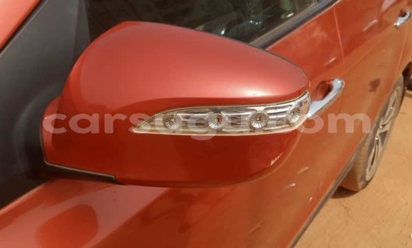 Acheter Occasion Voiture Hyundai Tucson Rouge à Bobo Dioulasso, Burkina-Faso Acheter Occasion Voiture Hyundai Tucson Rouge à Bobo Dioulasso, Burkina-Faso