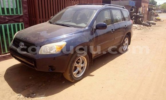 Acheter Occasion Voiture Toyota RAV4 Bleu à Ouagadougou, Burkina-Faso Acheter Occasion Voiture Toyota RAV4 Bleu à Ouagadougou, Burkina-Faso