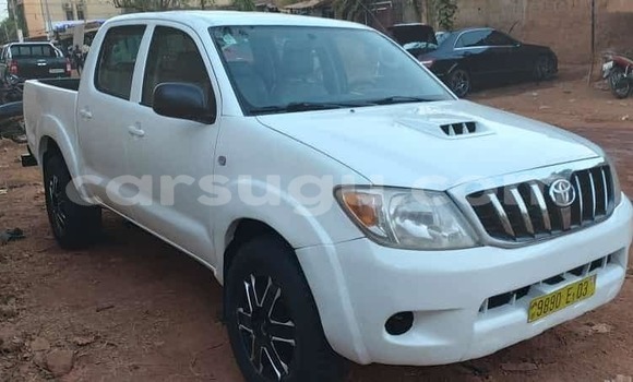 Acheter Occasion Voiture Toyota Hilux Blanc à Boromo, Bale Acheter Occasion Voiture Toyota Hilux Blanc à Boromo, Bale