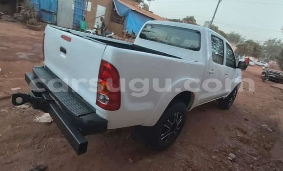 Acheter Occasion Voiture Toyota Hilux Blanc à Boromo, Bale Acheter Occasion Voiture Toyota Hilux Blanc à Boromo, Bale