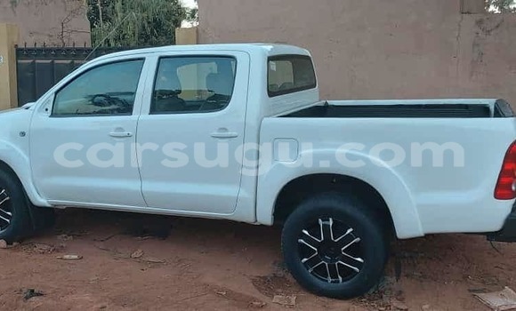 Acheter Occasion Voiture Toyota Hilux Blanc à Boromo, Bale Acheter Occasion Voiture Toyota Hilux Blanc à Boromo, Bale