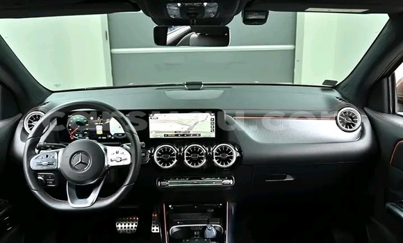 Acheter Occasion Voiture Mercedes-Benz 250 Marron à Ouagadougou, Burkina-Faso Acheter Occasion Voiture Mercedes-Benz 250 Marron à Ouagadougou, Burkina-Faso