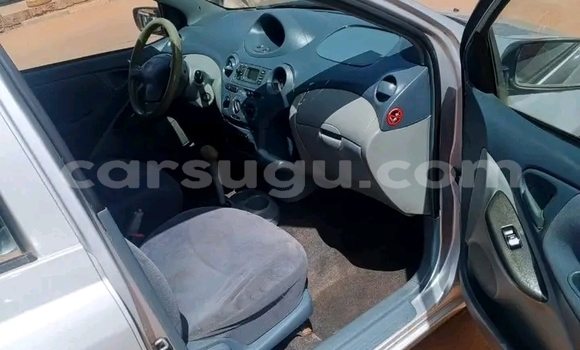 Acheter Occasion Voiture Toyota Yaris Gris à Ouagadougou, Burkina-Faso Acheter Occasion Voiture Toyota Yaris Gris à Ouagadougou, Burkina-Faso