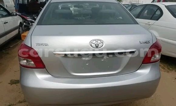 Acheter Occasion Voiture Toyota Yaris Gris à Ouagadougou, Burkina-Faso Acheter Occasion Voiture Toyota Yaris Gris à Ouagadougou, Burkina-Faso