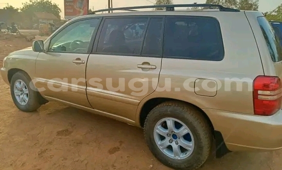 Acheter Occasion Voiture Toyota Highlander Marron à Ouagadougou, Burkina-Faso Acheter Occasion Voiture Toyota Highlander Marron à Ouagadougou, Burkina-Faso