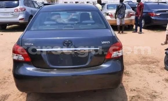 Acheter Occasion Voiture Toyota Yaris Bleu à Ouagadougou, Burkina-Faso Acheter Occasion Voiture Toyota Yaris Bleu à Ouagadougou, Burkina-Faso