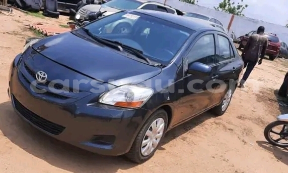 Acheter Occasion Voiture Toyota Yaris Bleu à Ouagadougou, Burkina-Faso Acheter Occasion Voiture Toyota Yaris Bleu à Ouagadougou, Burkina-Faso