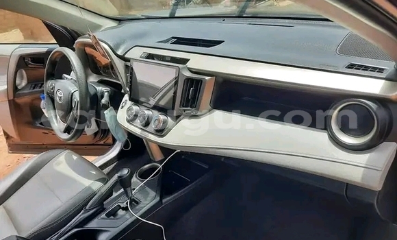 Sayi Na hannu Toyota RAV4 Azurfa Mota in Ouagadougou a Burkina Faso Sayi Na hannu Toyota RAV4 Azurfa Mota in Ouagadougou a Burkina Faso