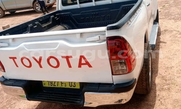 Acheter Occasion Voiture Toyota Hilux Blanc à Ouagadougou, Burkina-Faso Acheter Occasion Voiture Toyota Hilux Blanc à Ouagadougou, Burkina-Faso