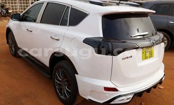 Acheter Occasion Voiture Toyota RAV4 Blanc à Kaya, Burkina-Faso Acheter Occasion Voiture Toyota RAV4 Blanc à Kaya, Burkina-Faso