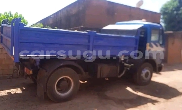 Sayi Na hannu Mercedes Viano Sauran Mota in Kaya a Burkina Faso